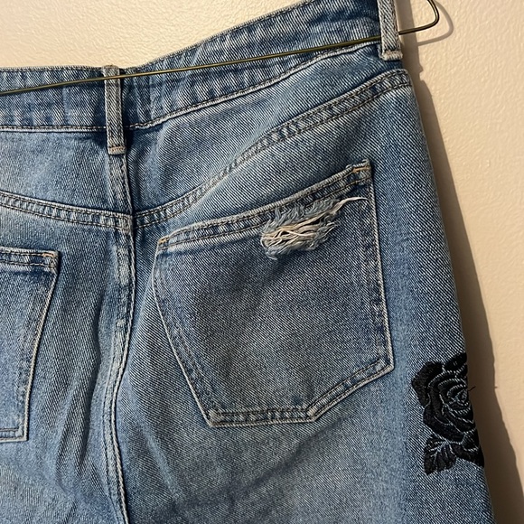 PacSun Ripped Mom Jean - Picture 6 of 8